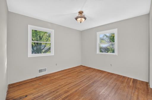 2695 Maryland Avenue E, Maplewood, MN 55119