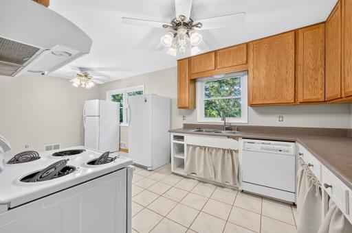 2695 Maryland Avenue E, Maplewood, MN 55119