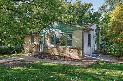 2695 Maryland Avenue E, Maplewood, MN 55119