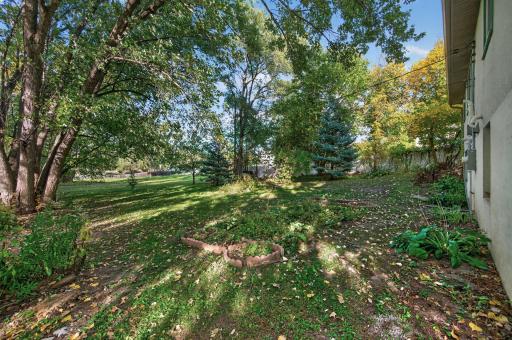 2695 Maryland Avenue E, Maplewood, MN 55119
