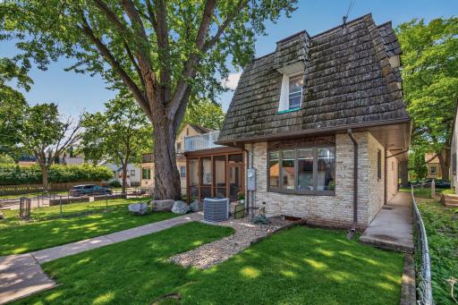 2307 Mckinley Street NE, Minneapolis, MN 55418