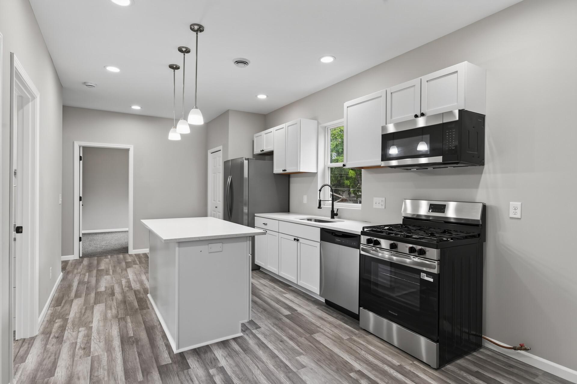 20_274_Lafond_Ave20_mls.jpg