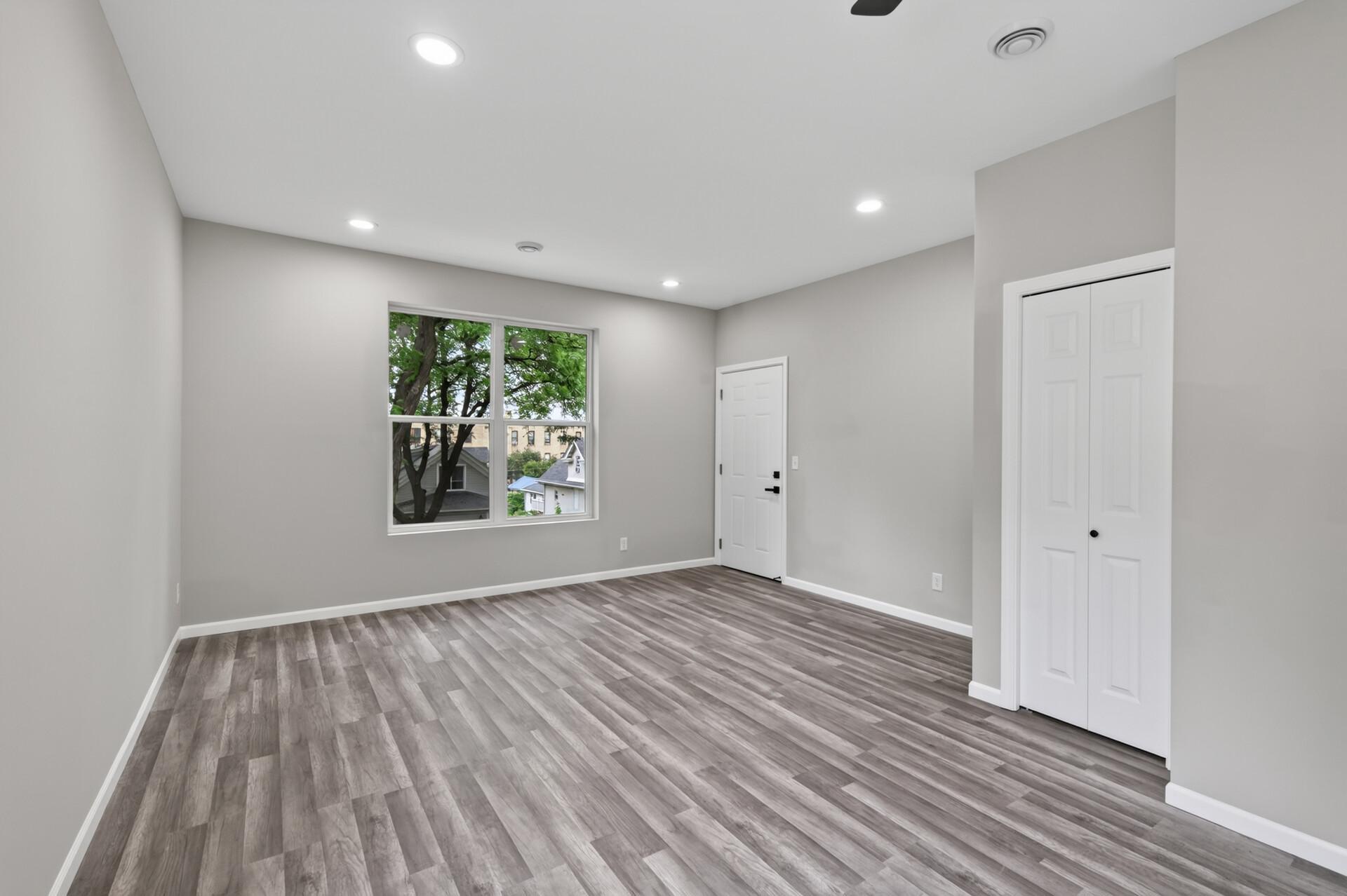 16_274_Lafond_Ave16_mls.jpg