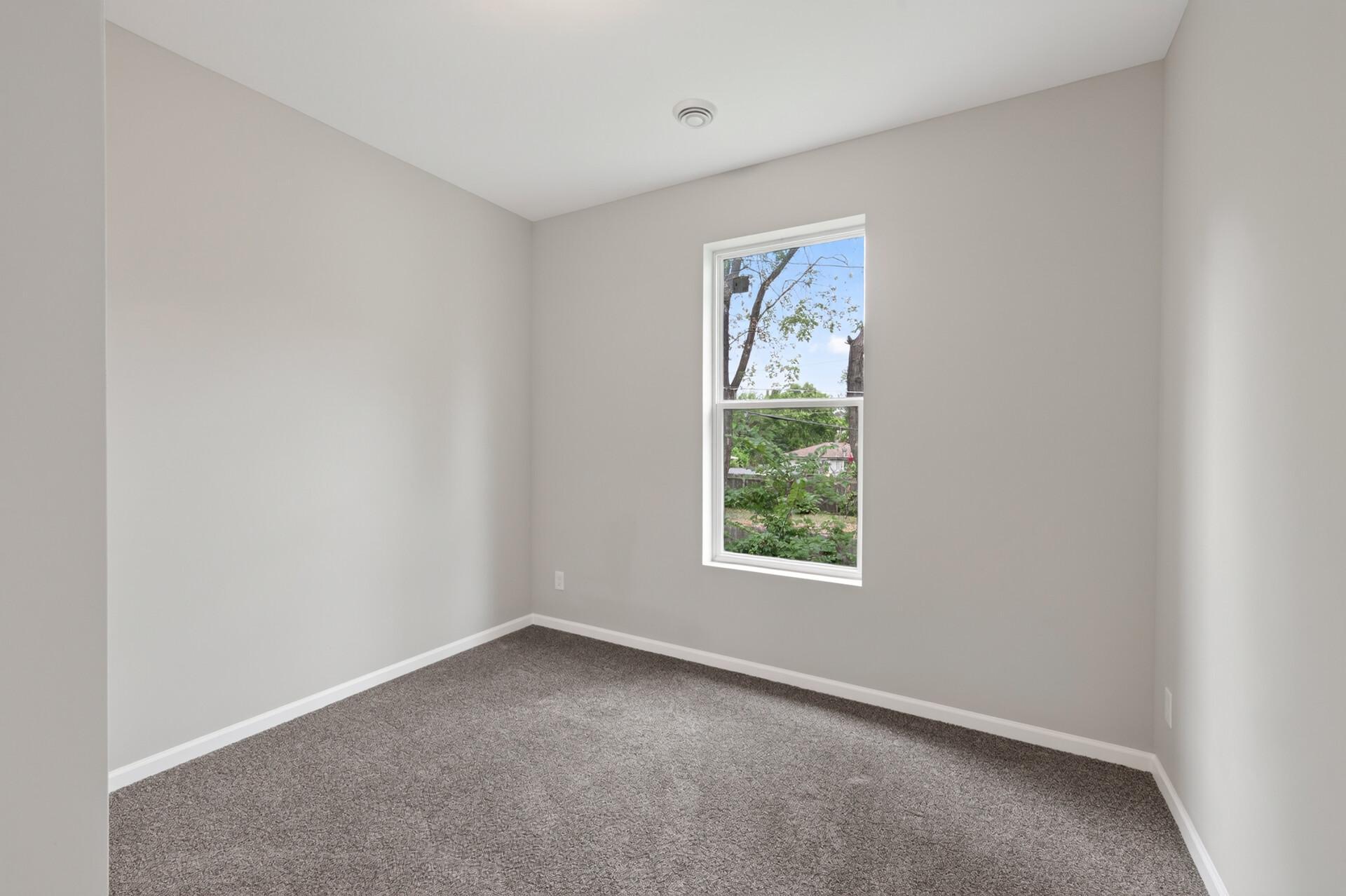 27_274_Lafond_Ave27_mls.jpg