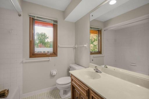 7420 Hyde Park Circle, Edina, MN 55439