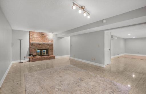 7420 Hyde Park Circle, Edina, MN 55439