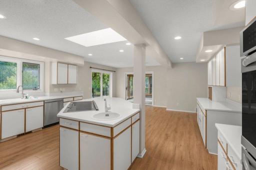 7420 Hyde Park Circle, Edina, MN 55439