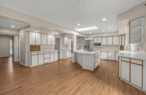 7420 Hyde Park Circle, Edina, MN 55439