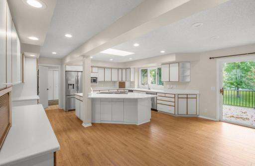 7420 Hyde Park Circle, Edina, MN 55439