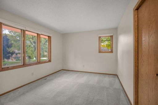 7420 Hyde Park Circle, Edina, MN 55439