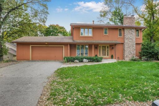 7420 Hyde Park Circle, Edina, MN 55439