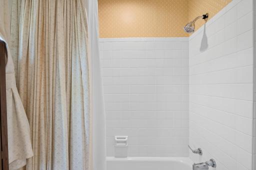 25_3412_Silver_Lake25_mls.jpg