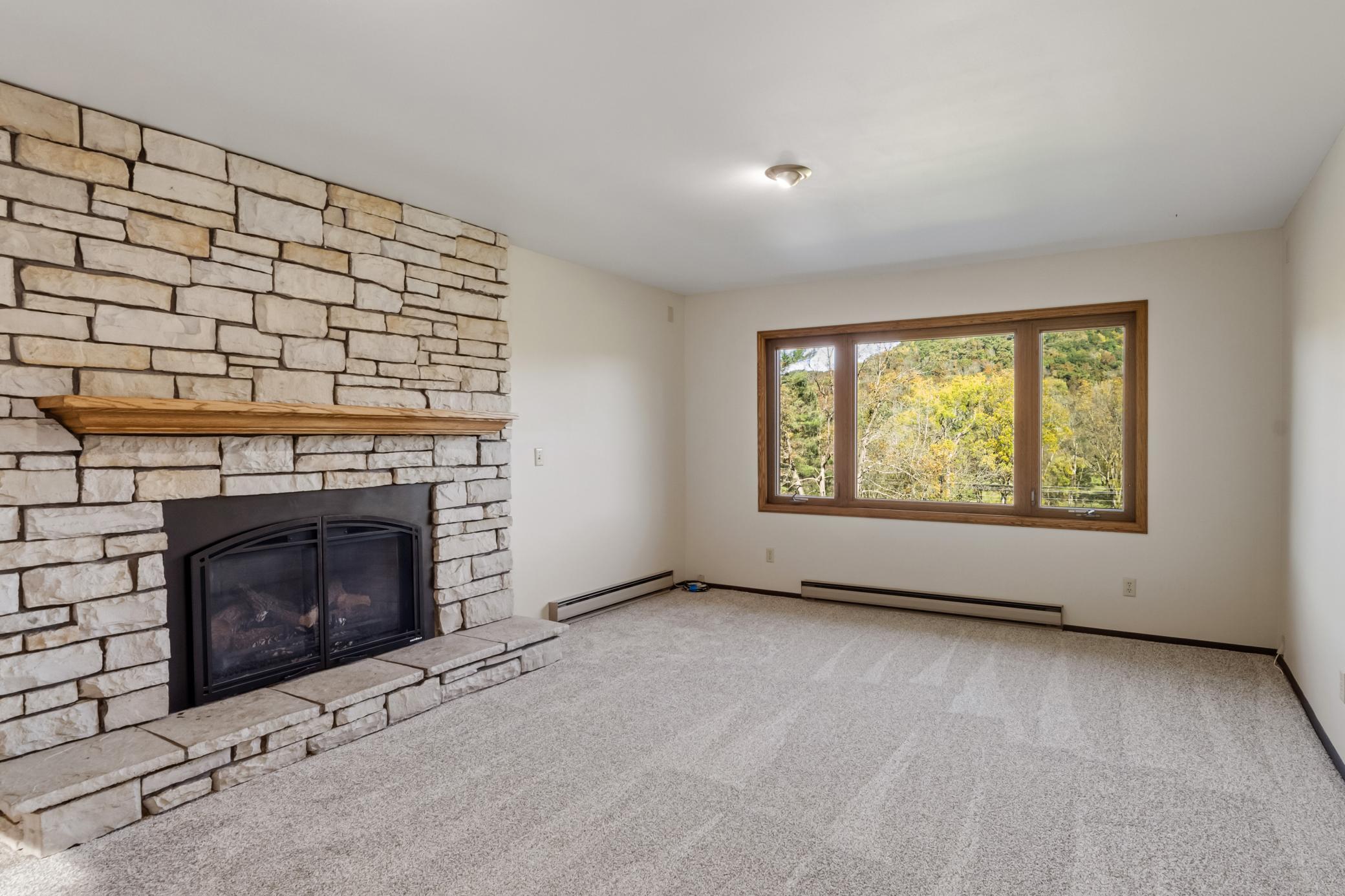 11 family room.jpg