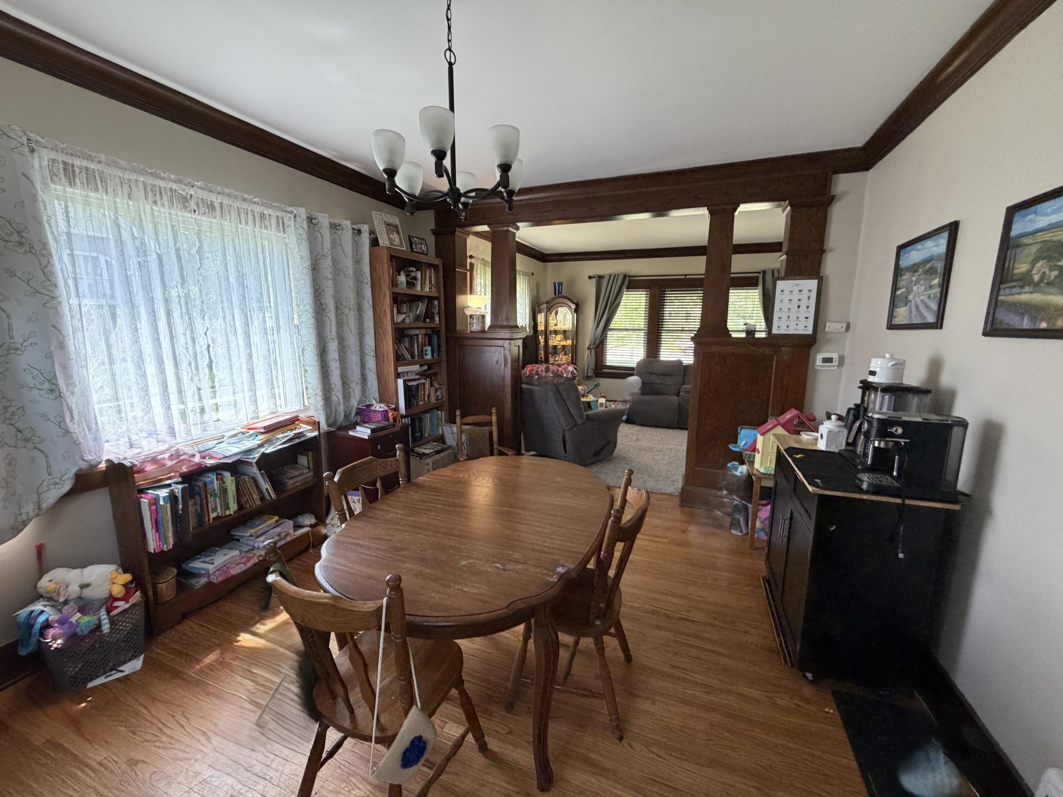 Dinning Room to Living Room.jpeg