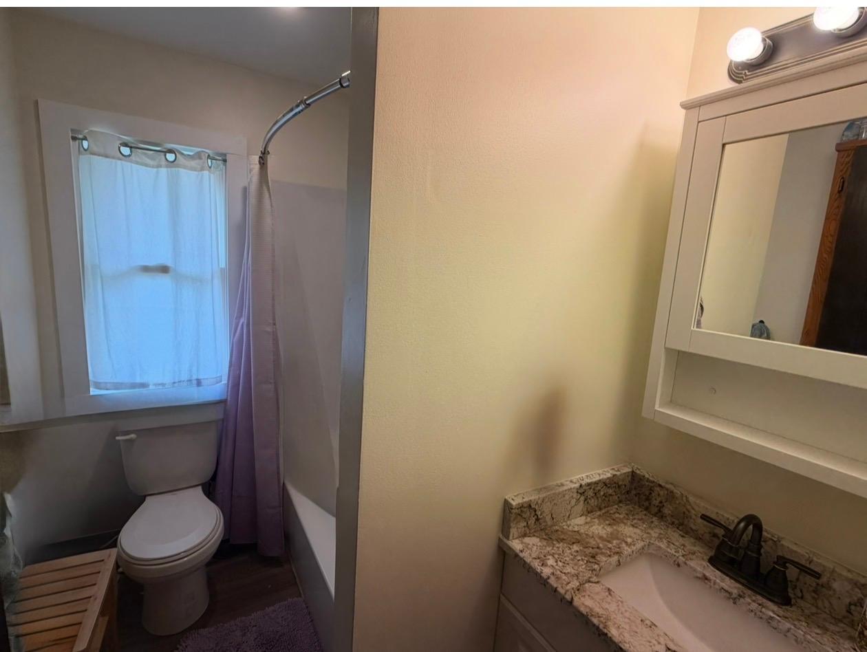 Full Bathroom