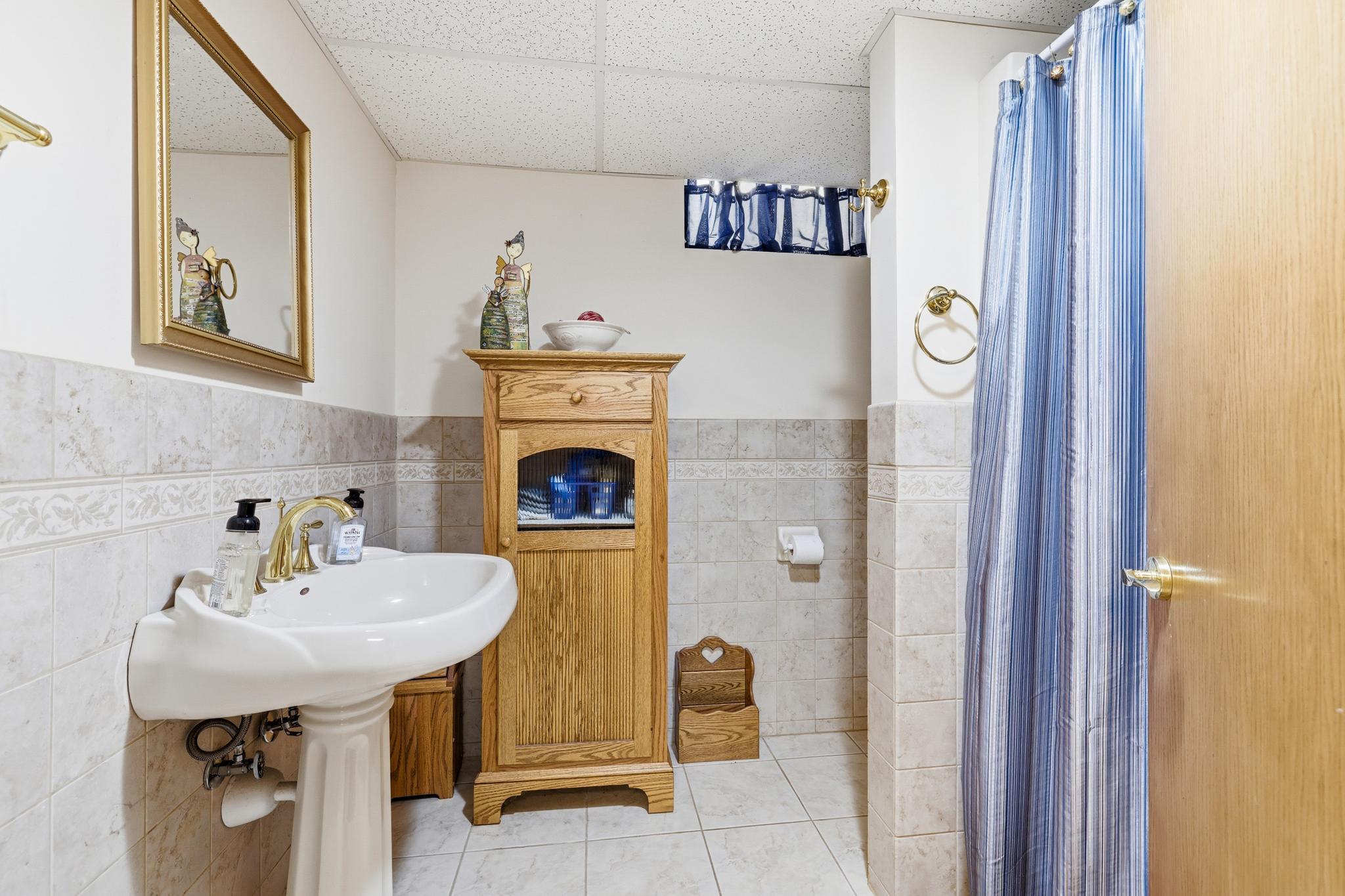 Updated lower level 3/4 bathroom