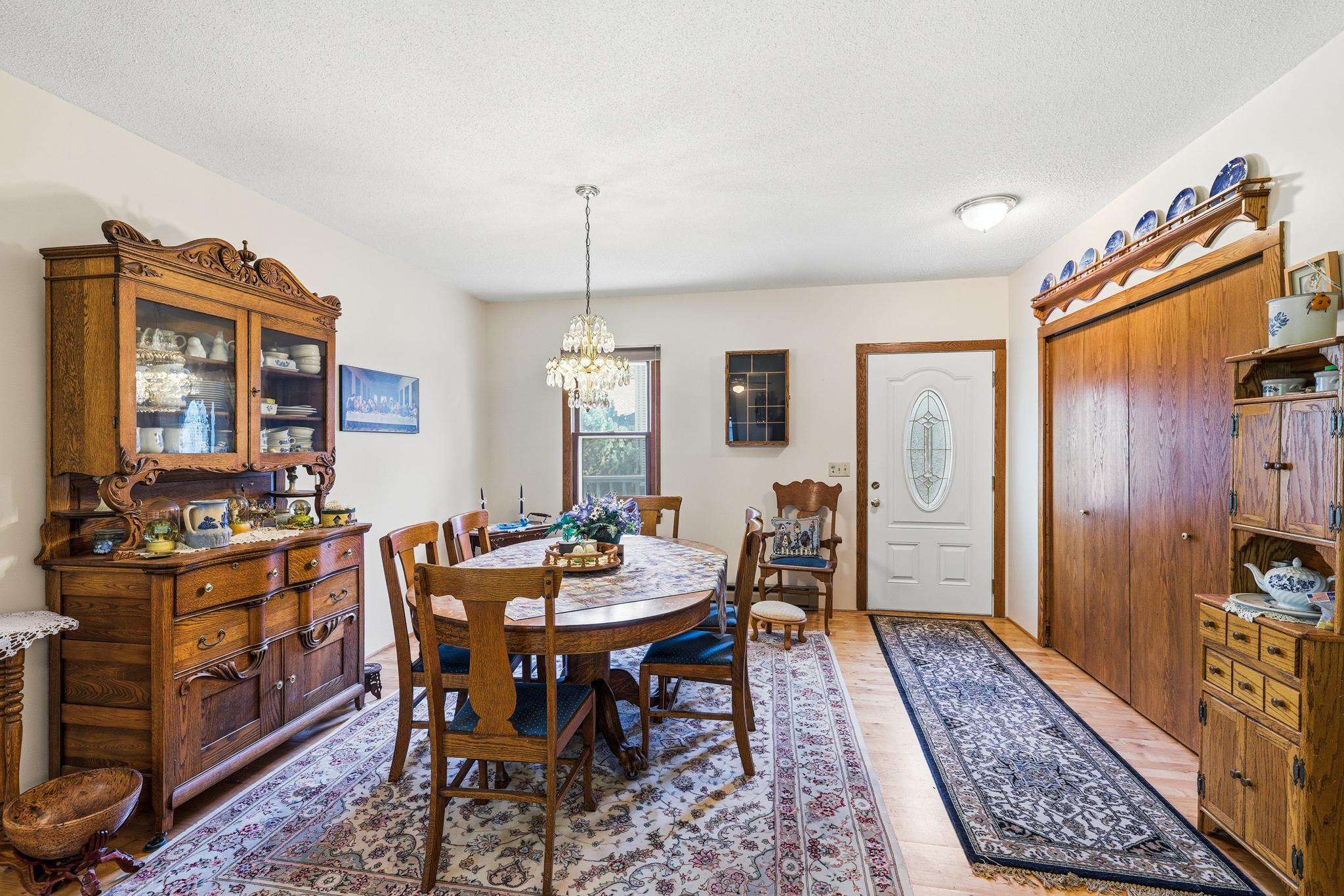 Formal dining area/flex area