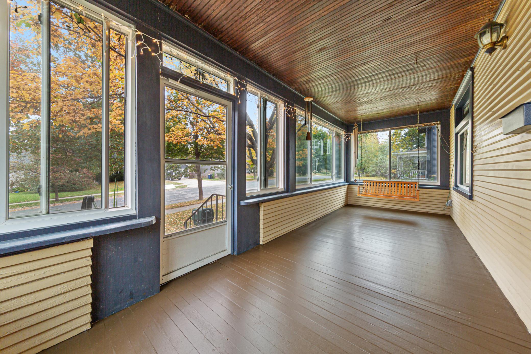 12 Entry_porch.jpg