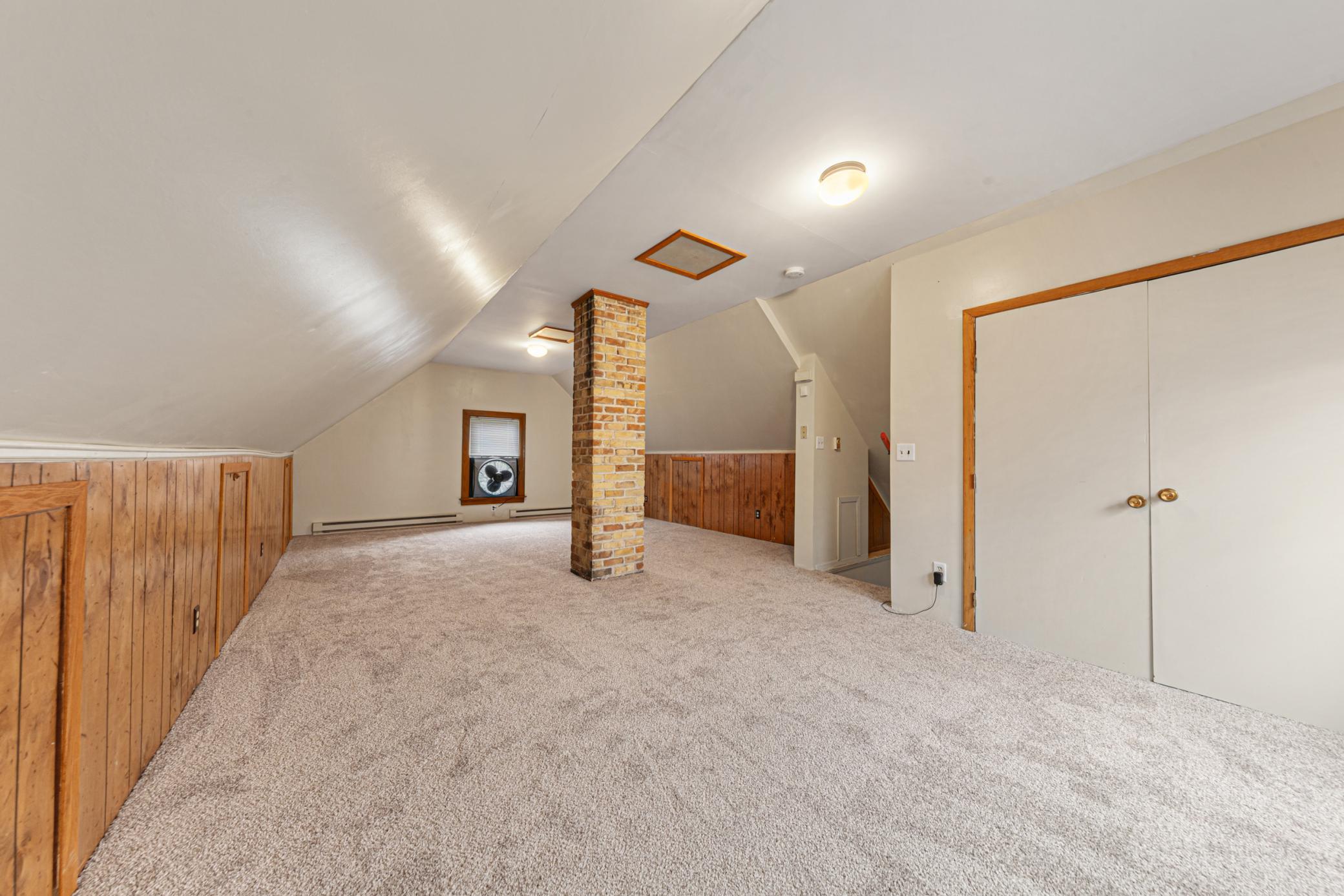 31 Main bedroom.jpg