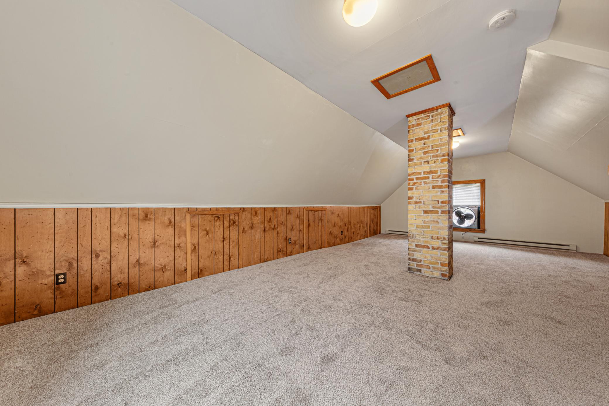 30 Main bedroom.jpg