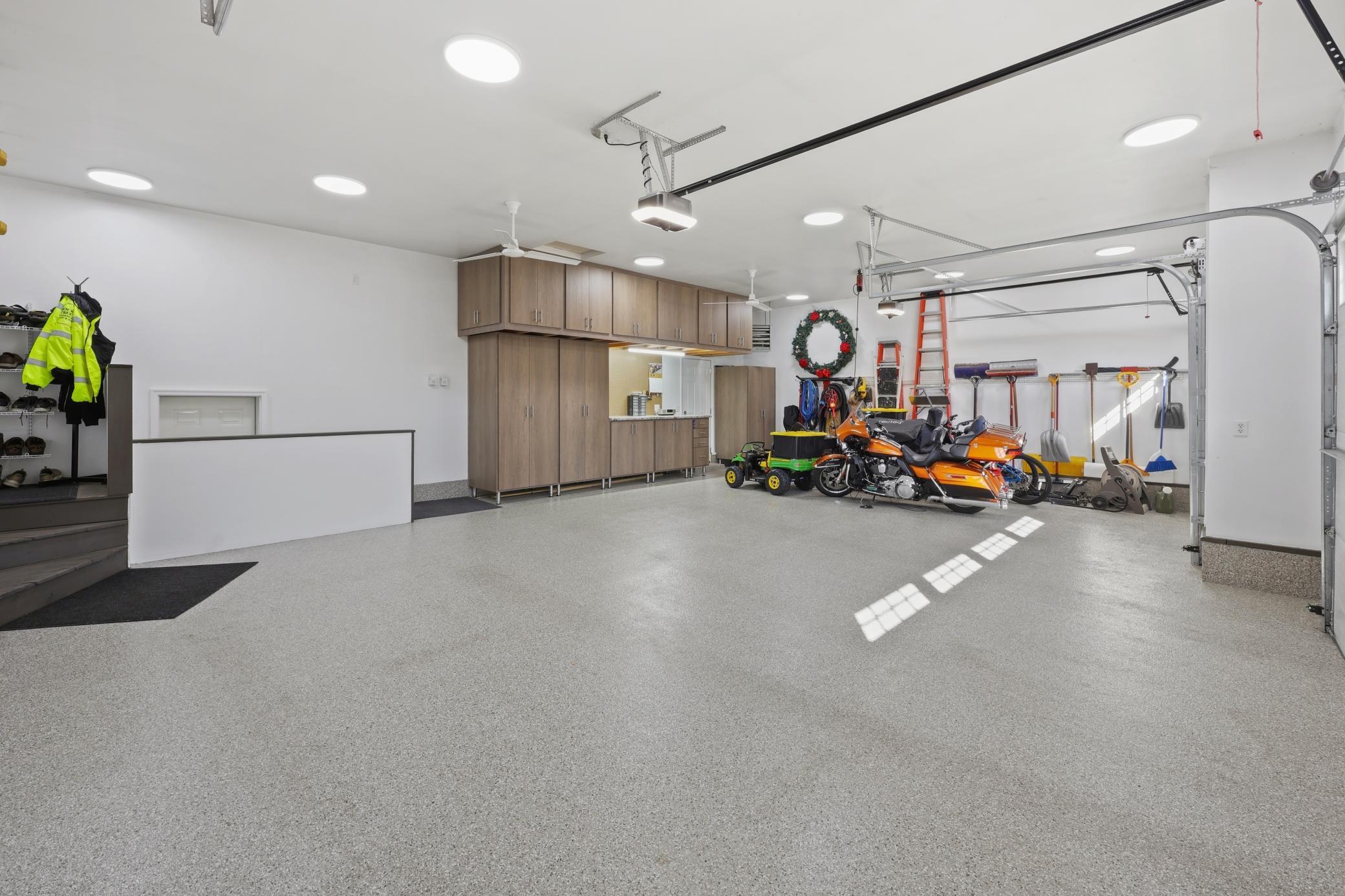 Garage 2