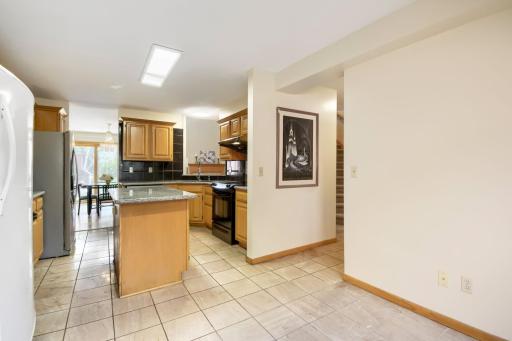 10695 53rd Avenue N, Plymouth, MN 55442