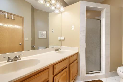 10695 53rd Avenue N, Plymouth, MN 55442