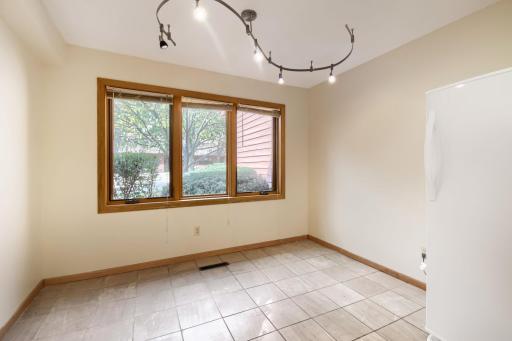 10695 53rd Avenue N, Plymouth, MN 55442