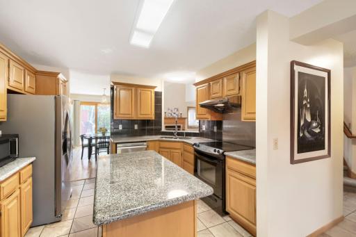 10695 53rd Avenue N, Plymouth, MN 55442