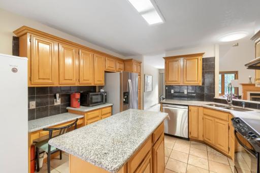 10695 53rd Avenue N, Plymouth, MN 55442