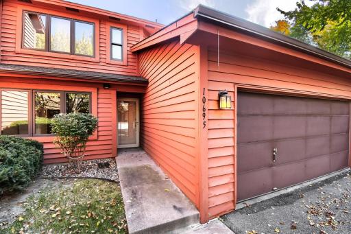 10695 53rd Avenue N, Plymouth, MN 55442