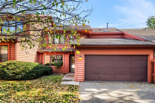 10695 53rd Avenue N, Plymouth, MN 55442