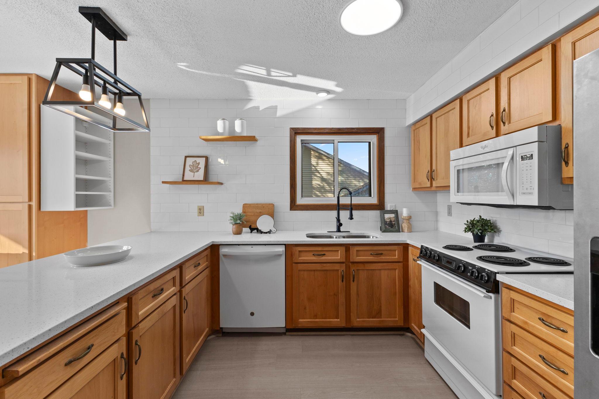 Vivid Spaces_4656 142nd St_014.JPG