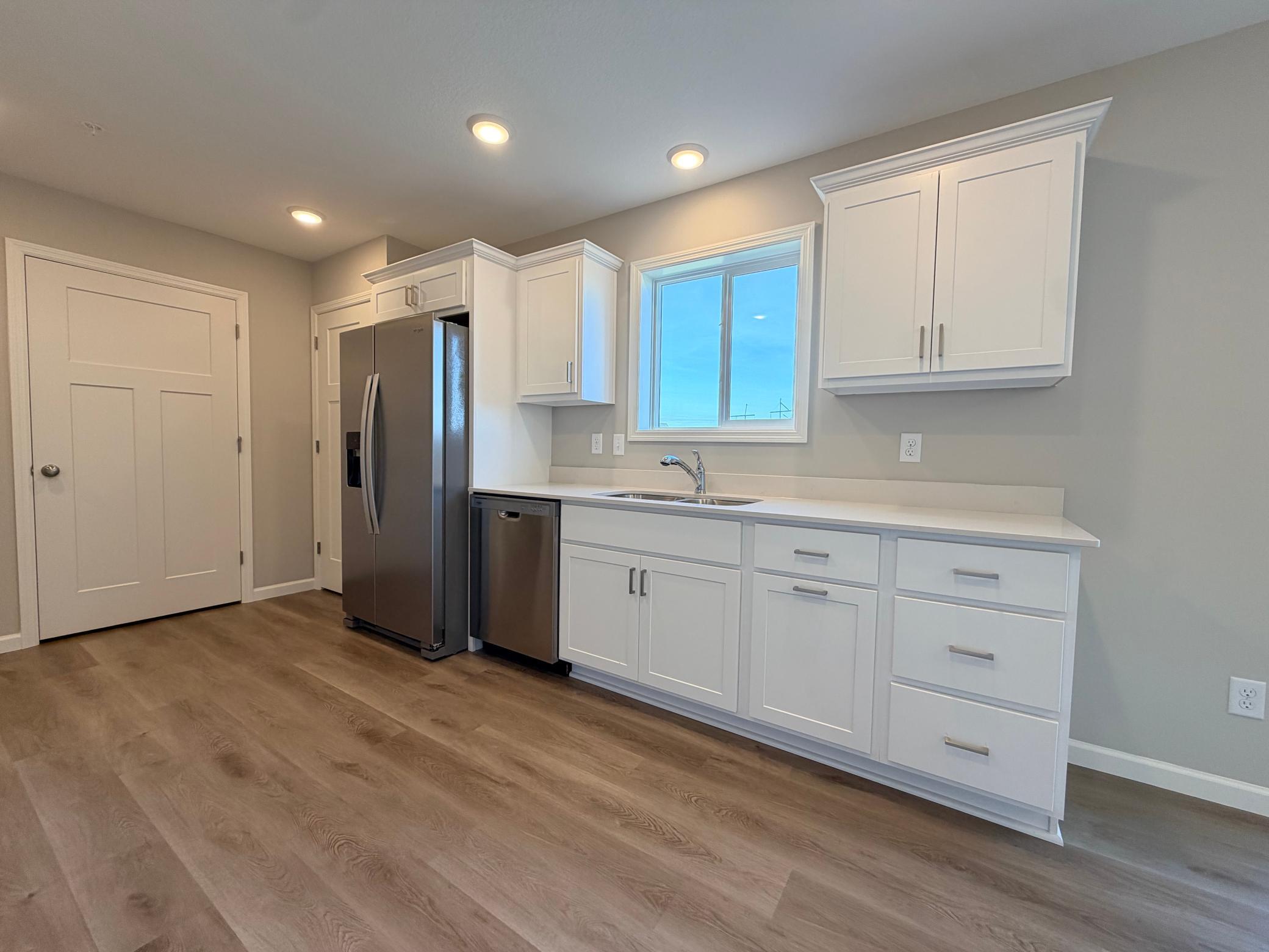 Ample counter and cabinet space!