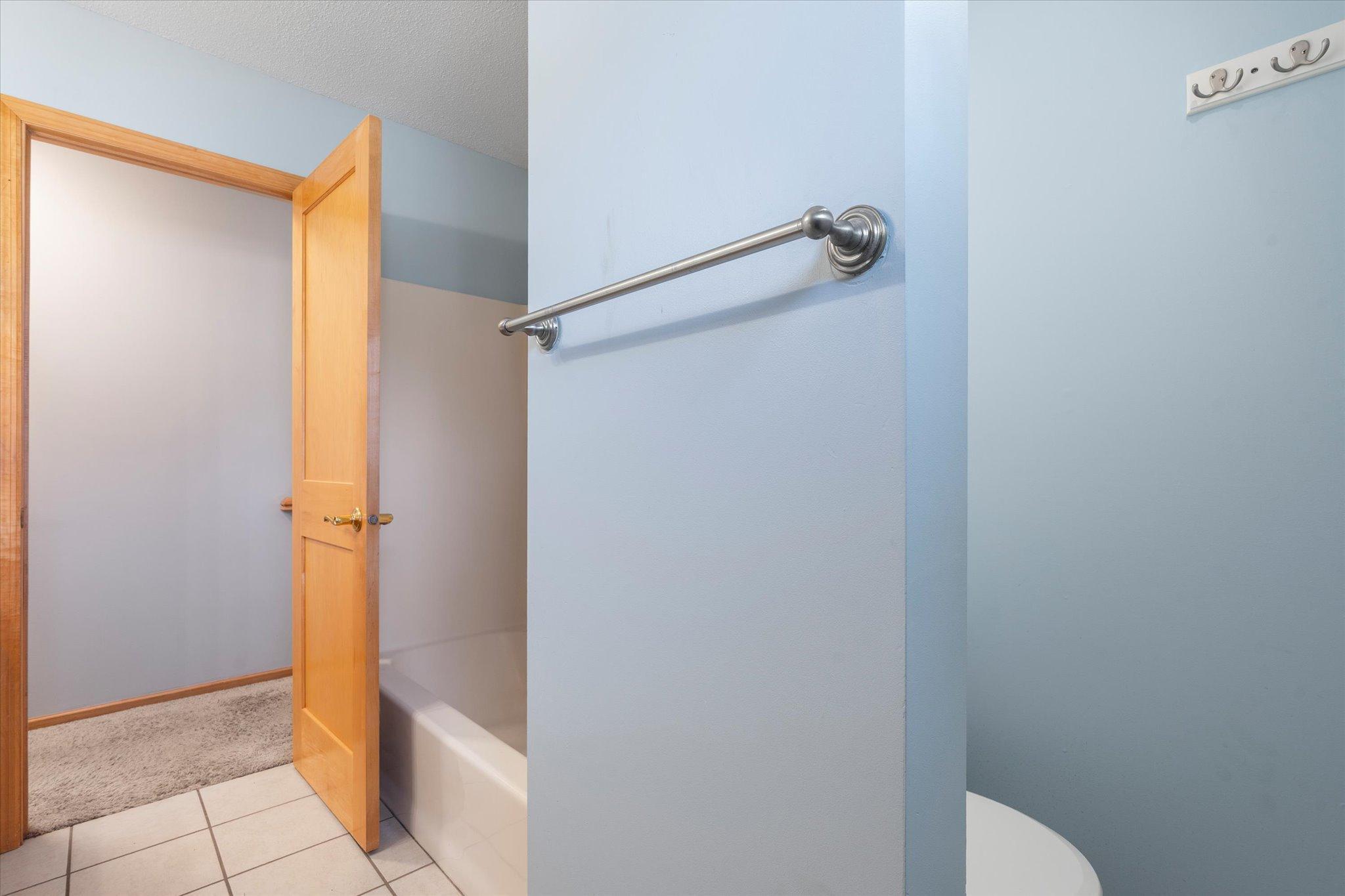 Upper Level Full Bath