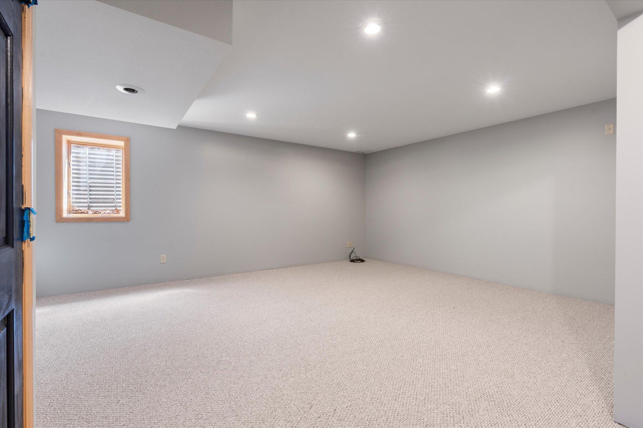 Lower Level Bedroom/ Hobby Room