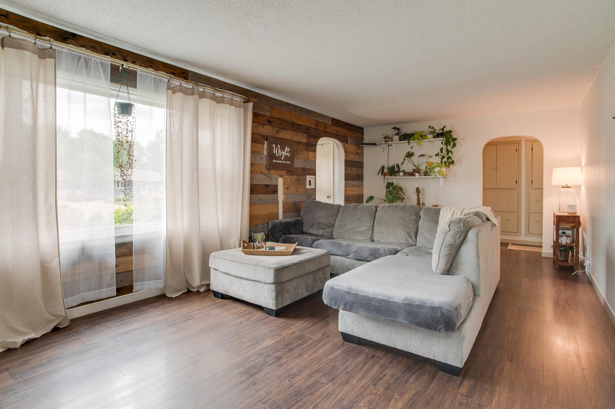 Living Room 4.jpg