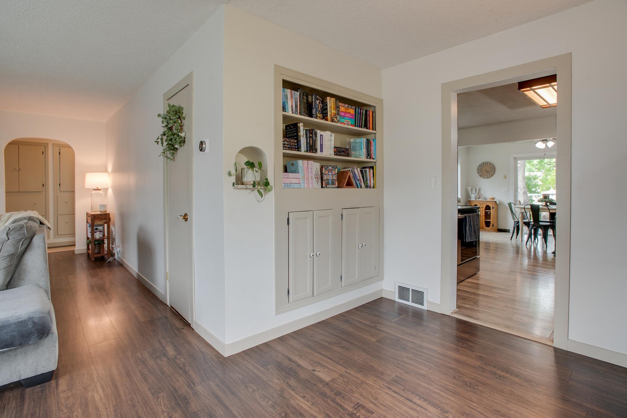 Informal Dining Room 2.jpg