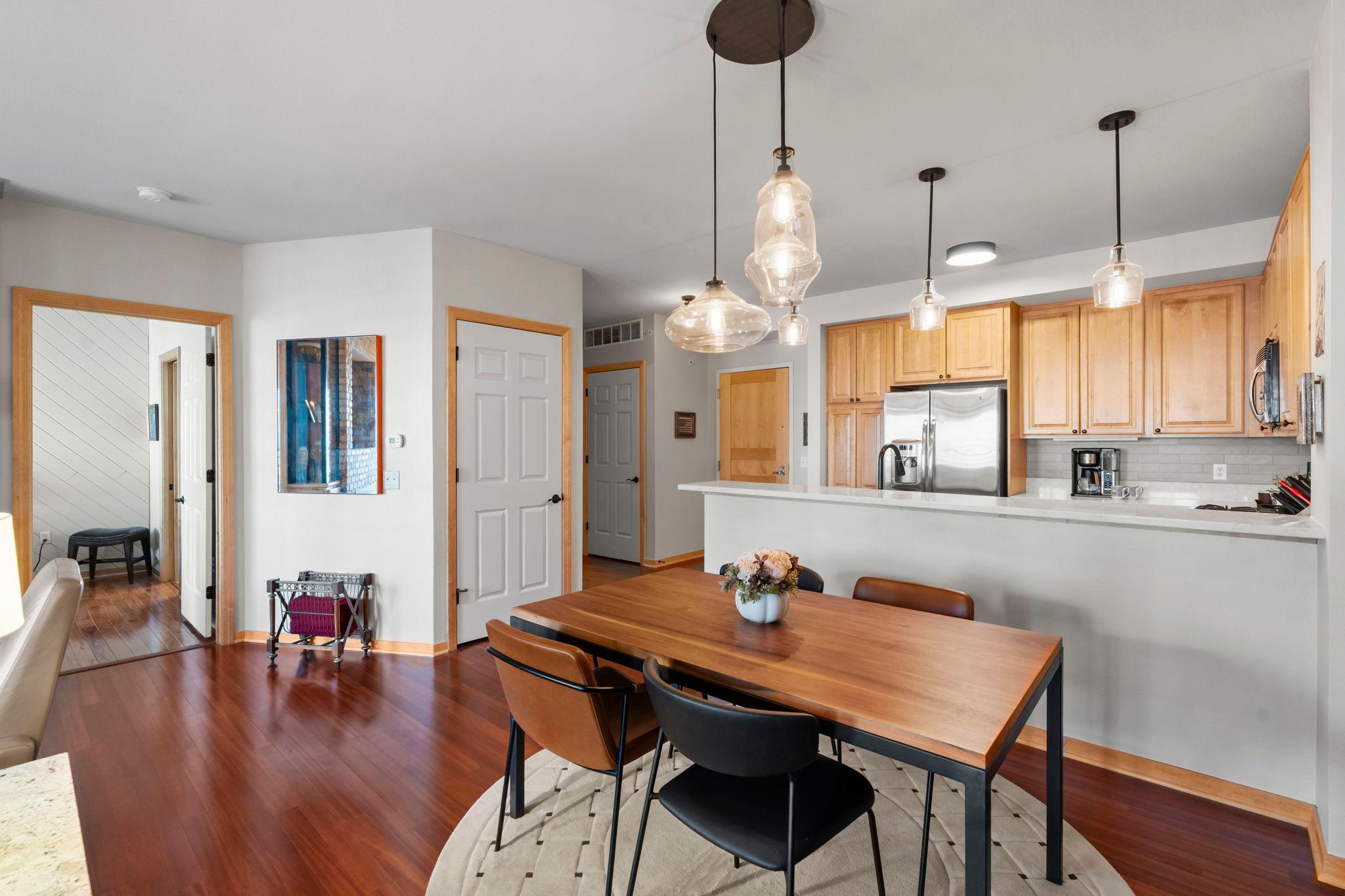 22-web-or-mls-350 Main St N 310-114.jpg