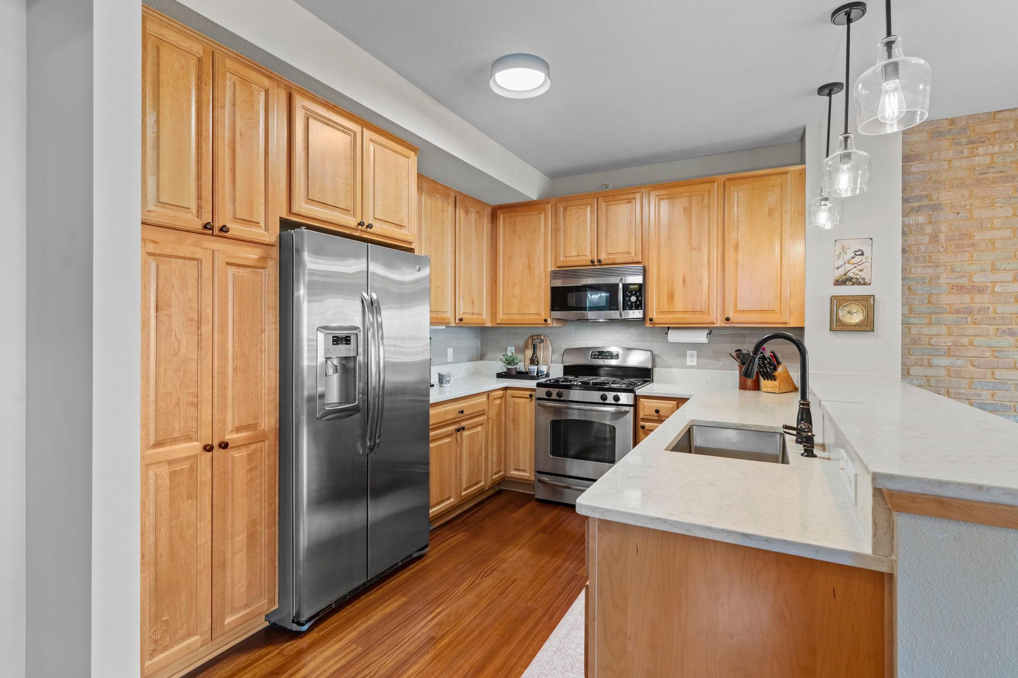 25-web-or-mls-350 Main St N 310-8.jpg