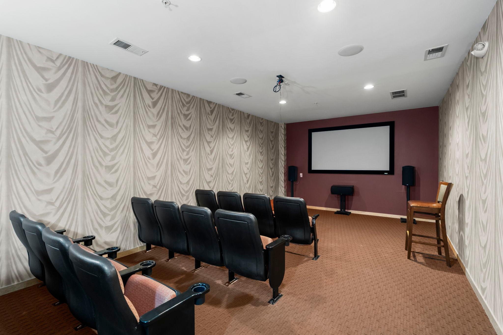 60-web-or-mls-350 Main St N 310-217.jpg