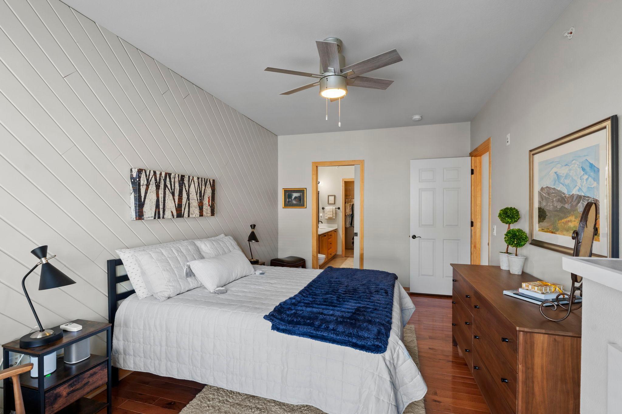 30-web-or-mls-350 Main St N 310-138.jpg