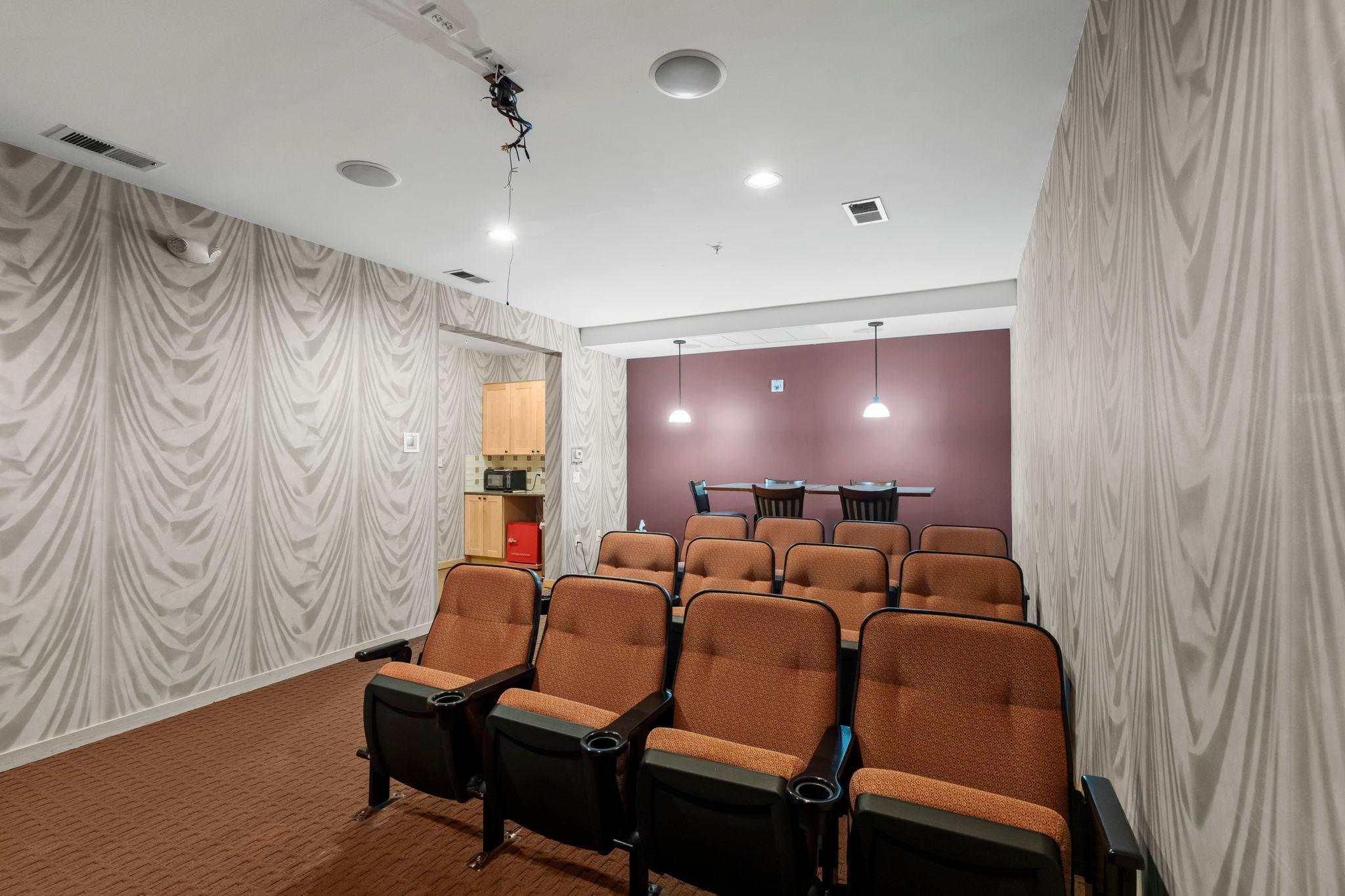 62-web-or-mls-350 Main St N 310-227.jpg