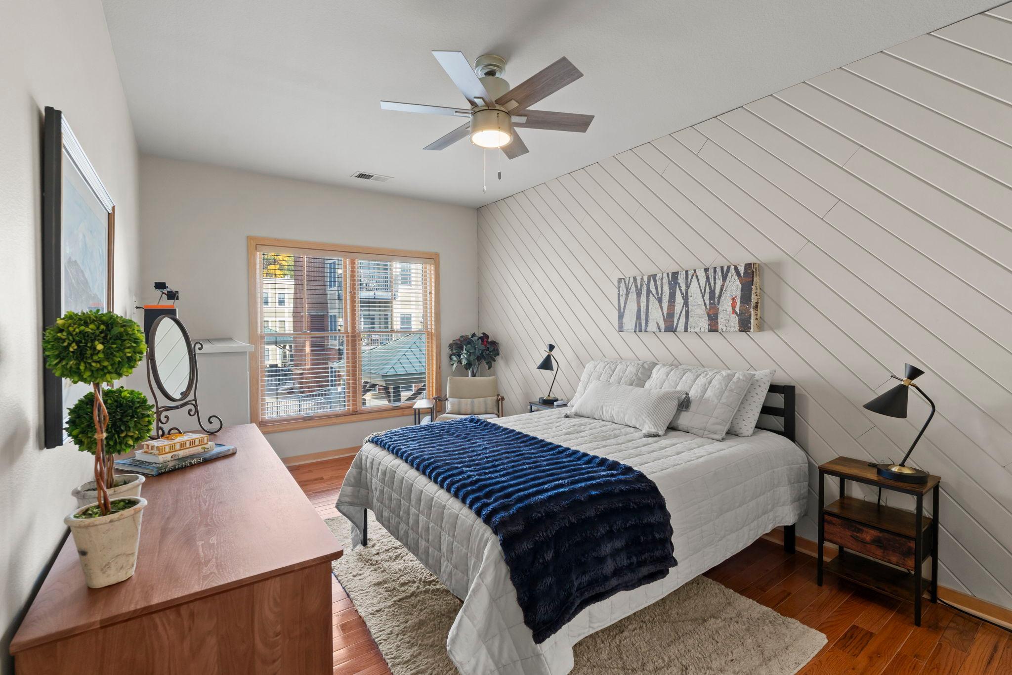 28-web-or-mls-350 Main St N 310-122.jpg