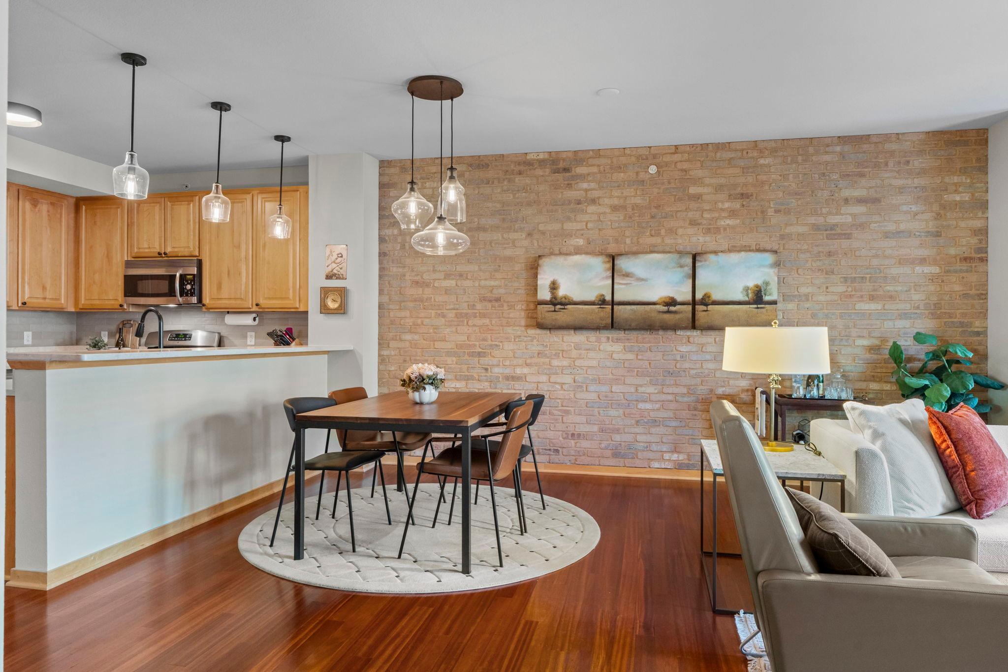 21-web-or-mls-350 Main St N 310-43.jpg