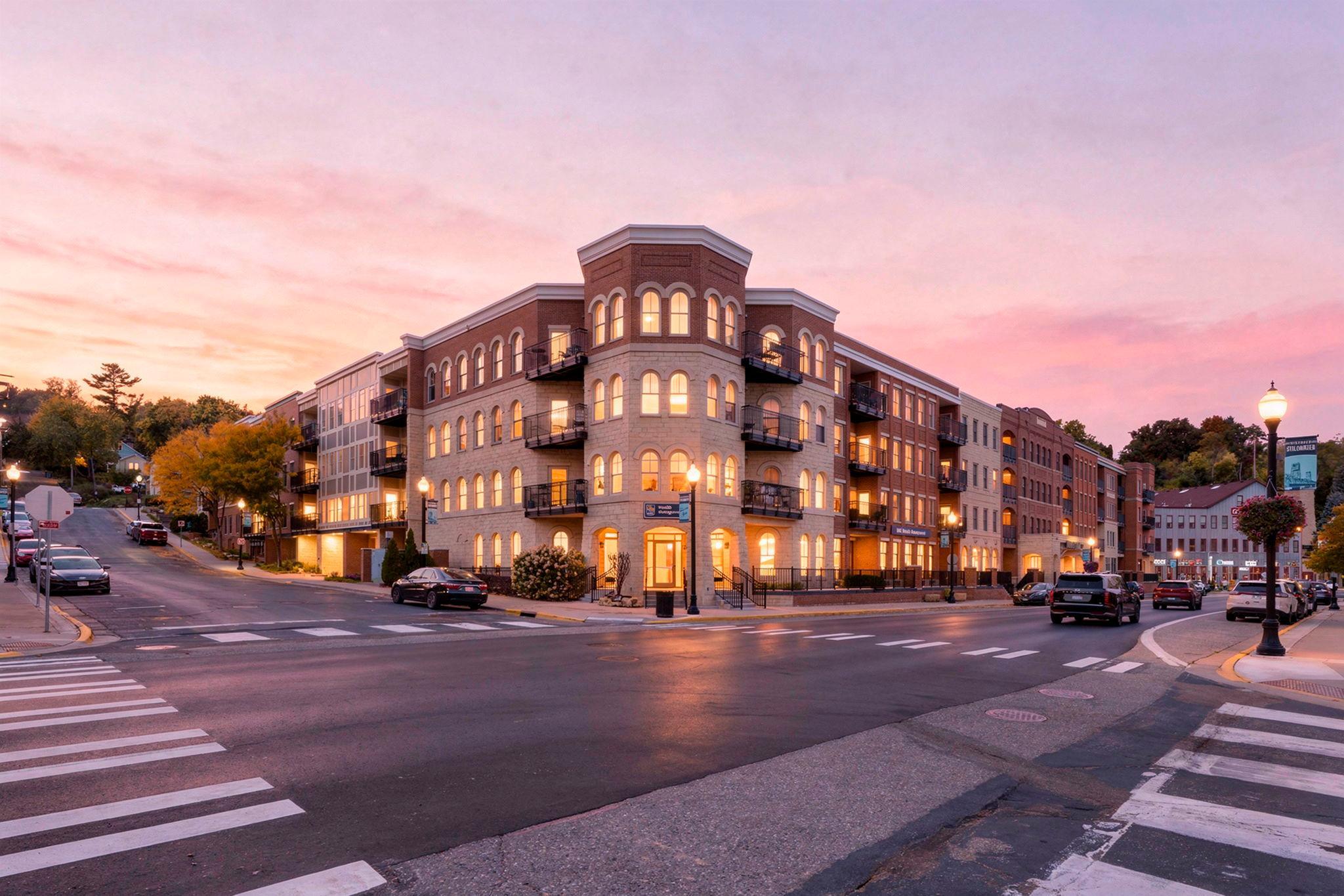 1-web-or-mls-350 Main St N 310-507 copy.jpg
