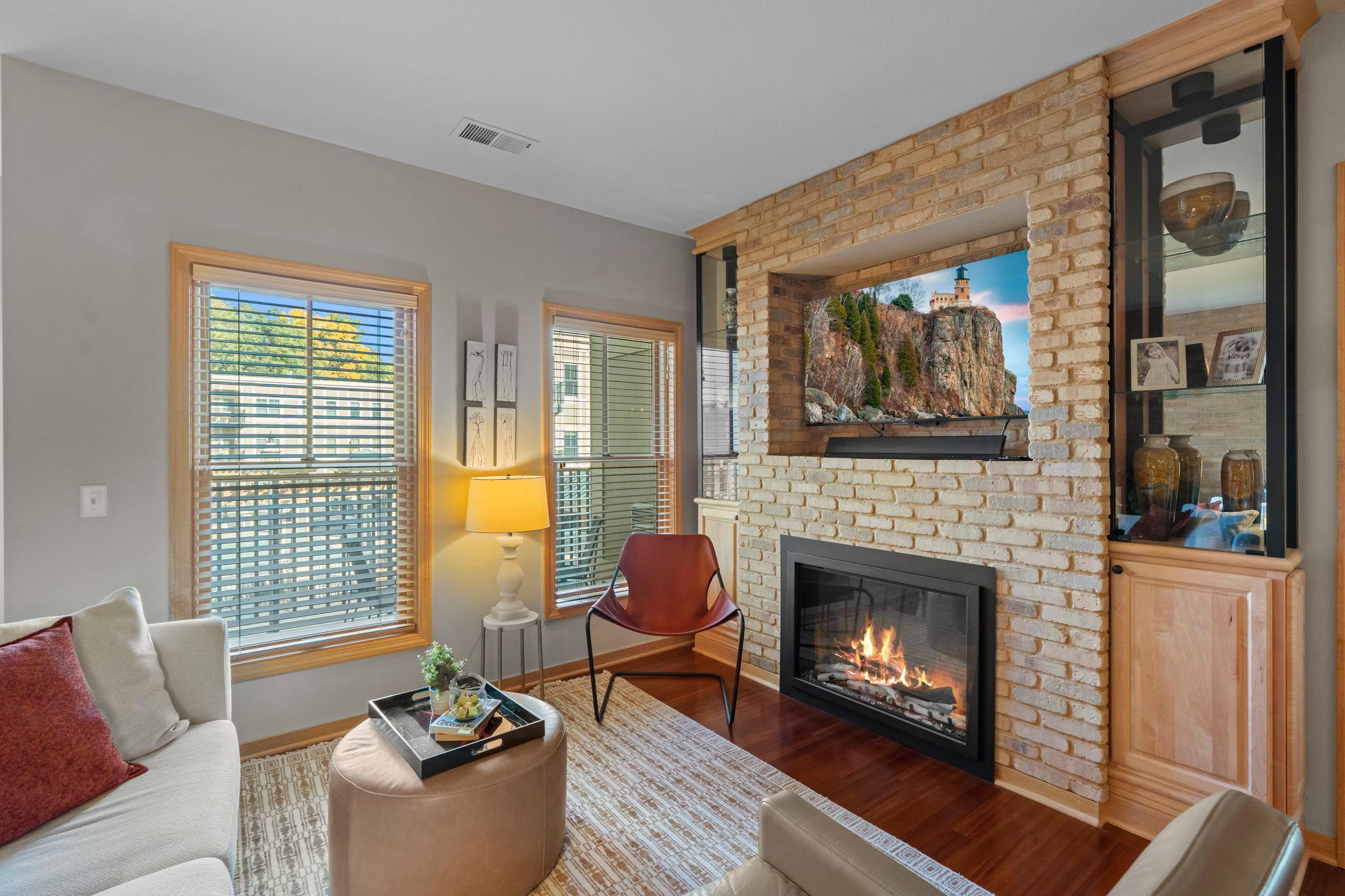 14-web-or-mls-350 Main St N 310-53.jpg