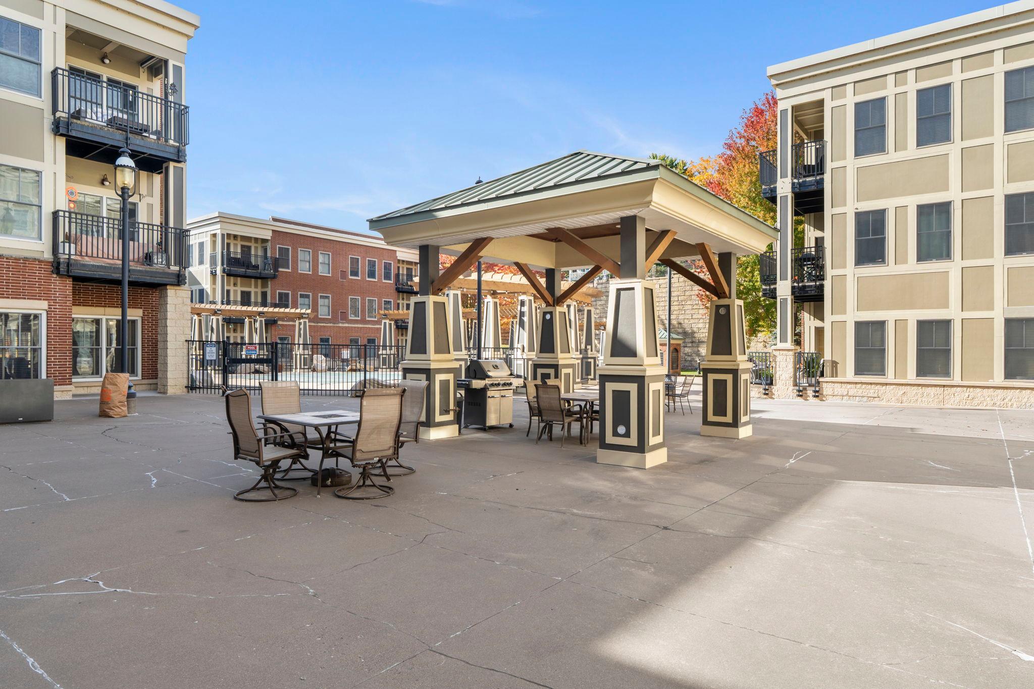 69-web-or-mls-350 Main St N 310-347.jpg
