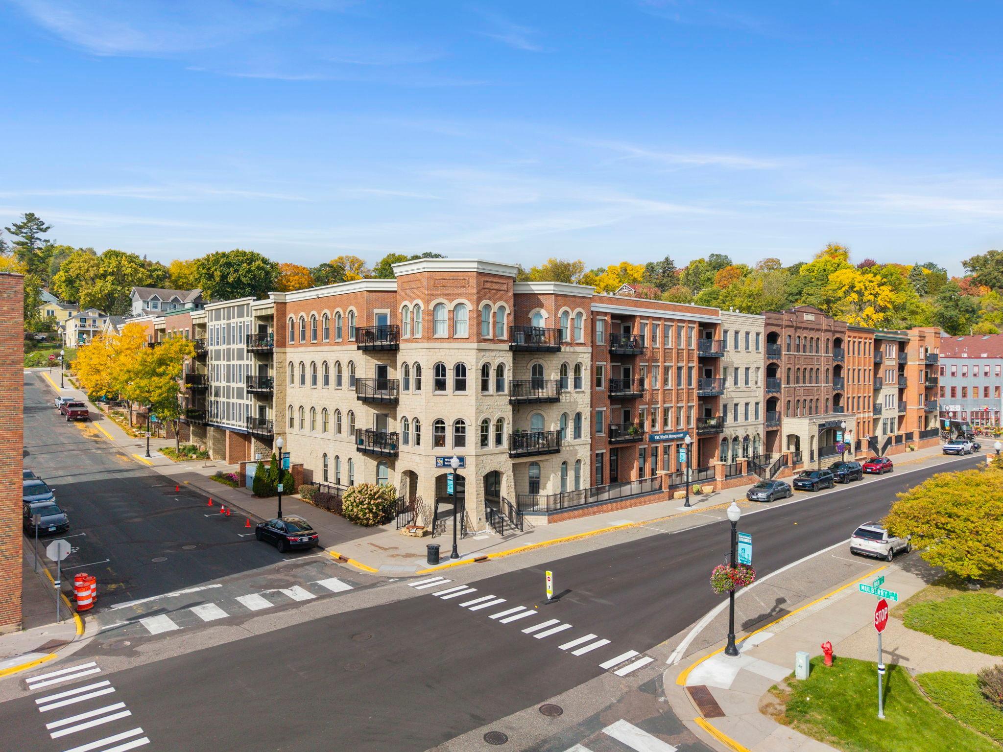 4-web-or-mls-350 Main St N 310-71.jpg