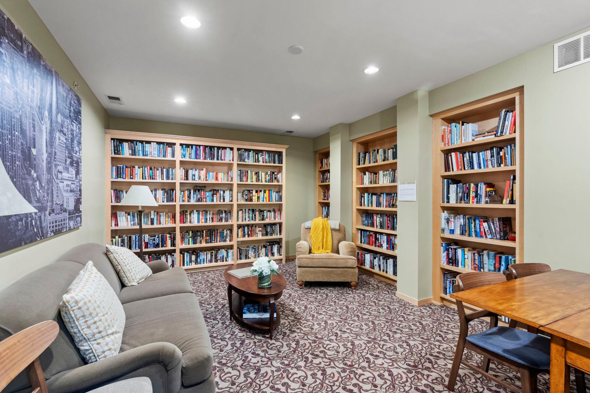 64-web-or-mls-350 Main St N 310-252.jpg